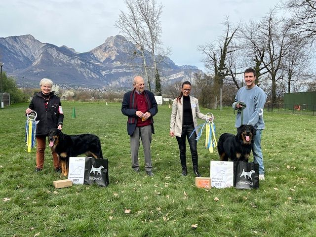 Du Clos De Goldi - Tsuki à la RE de Le Versoud: Exc1, meilleure femelle, BOS!!!